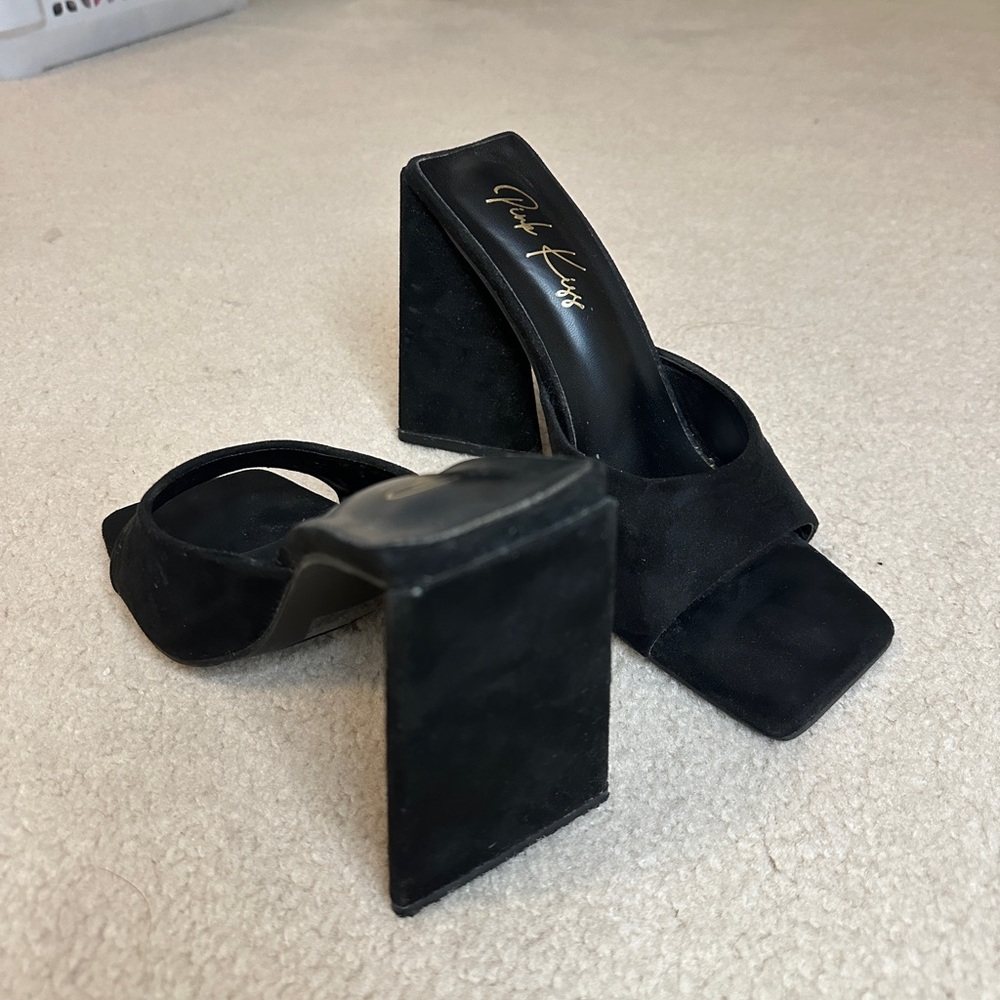 Pink Kiss Black Triangular Block Heels Size 8